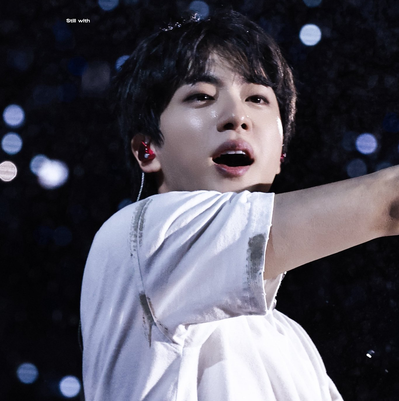 진 (방탄소년단)의 비하인드 컷