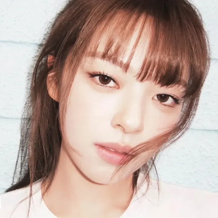 Behind-the-scenes cut of Jeongyeon (TWICE)
