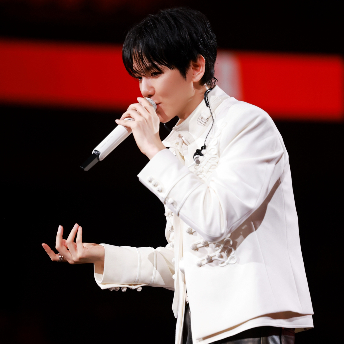 Today's hottest K-pop community feed