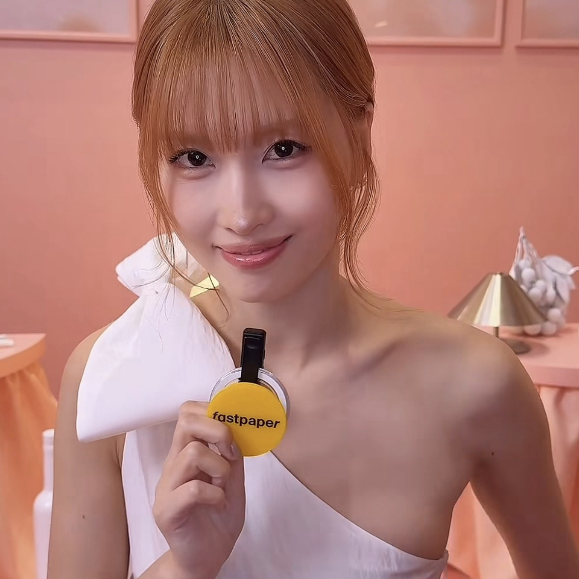 Momen yang diabadikan oleh penggemar Momo (TWICE)