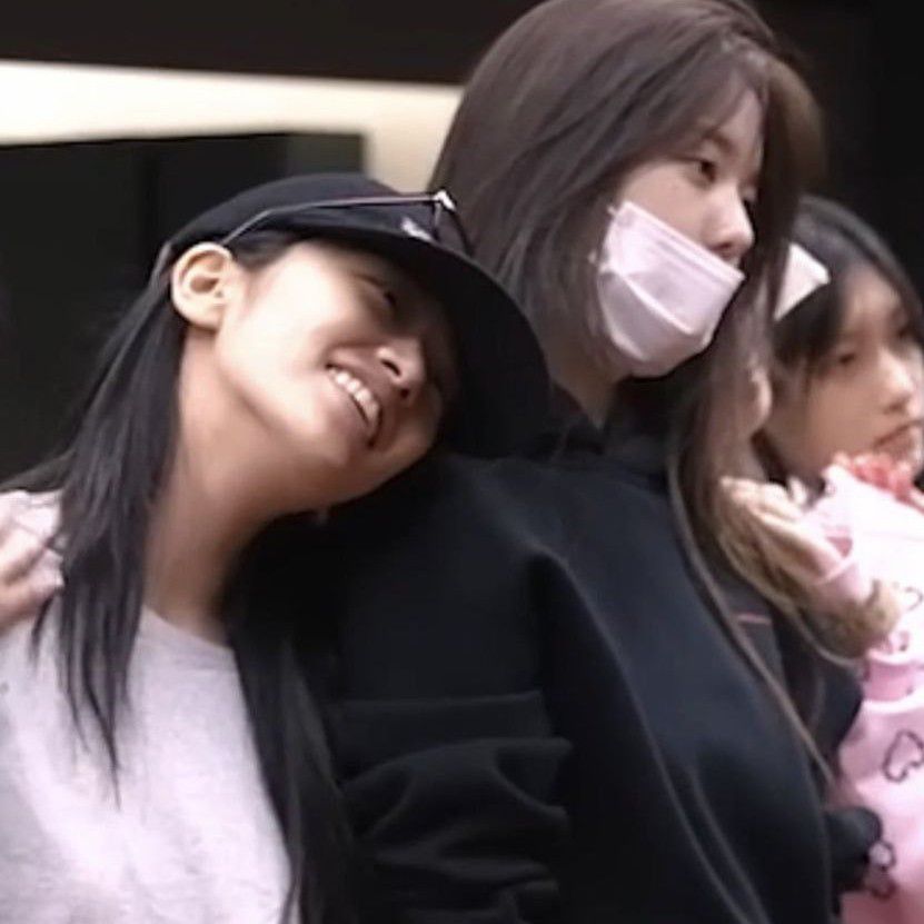 A moment captured by Jang Wonyoung (IVE)'s fan