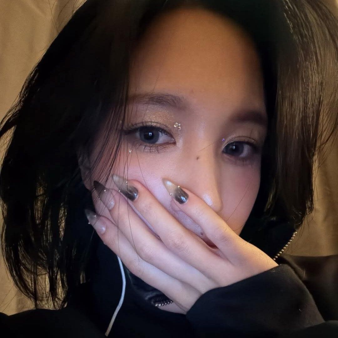Latest photo of Mina (TWICE)