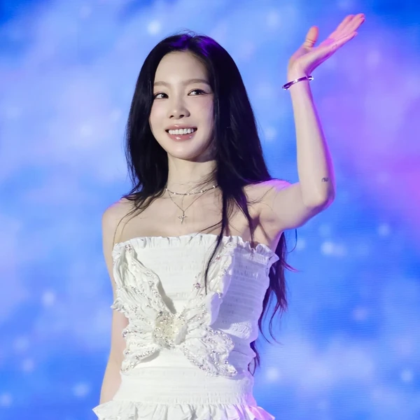 오늘 최애돌에서 빛나는 태연 (소녀시대)의 대표 사진