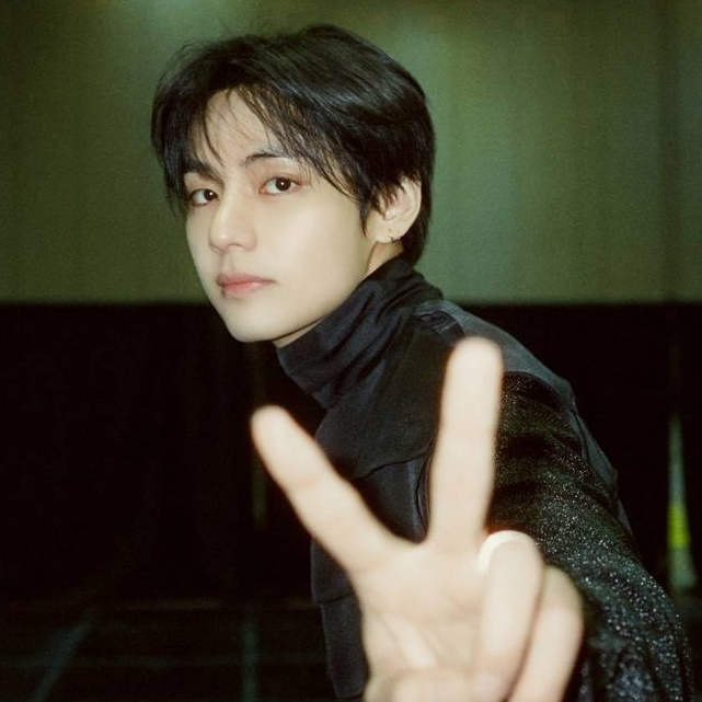 A moment captured by V (BTS)'s fan