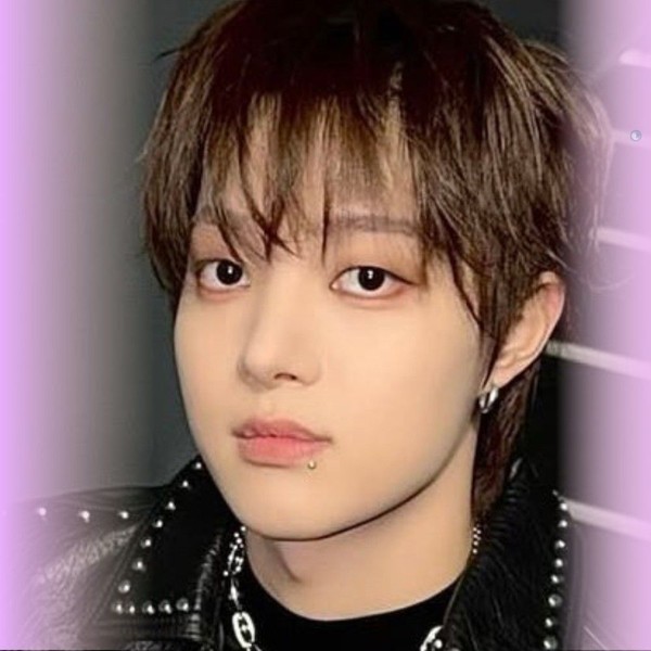 투표로 선정된 의주 (앤팀)의 인기 프로필 이미지