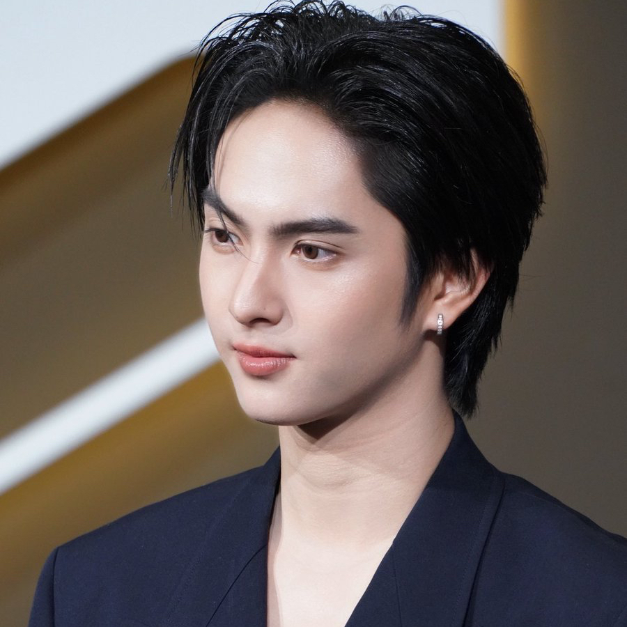 Latest photo of Copper (BUS)