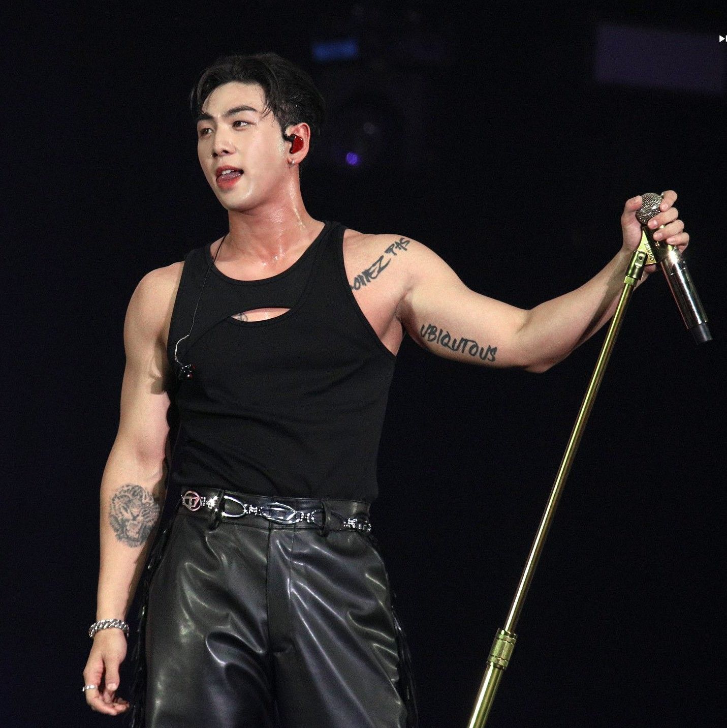 백호의 비하인드 컷