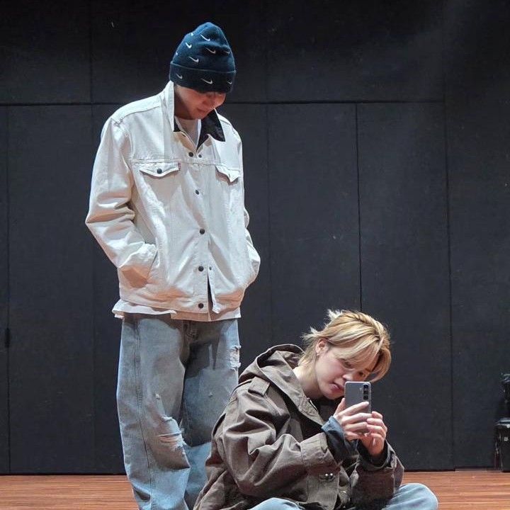 Foto aktivitas terbaru j-hope (BTS)