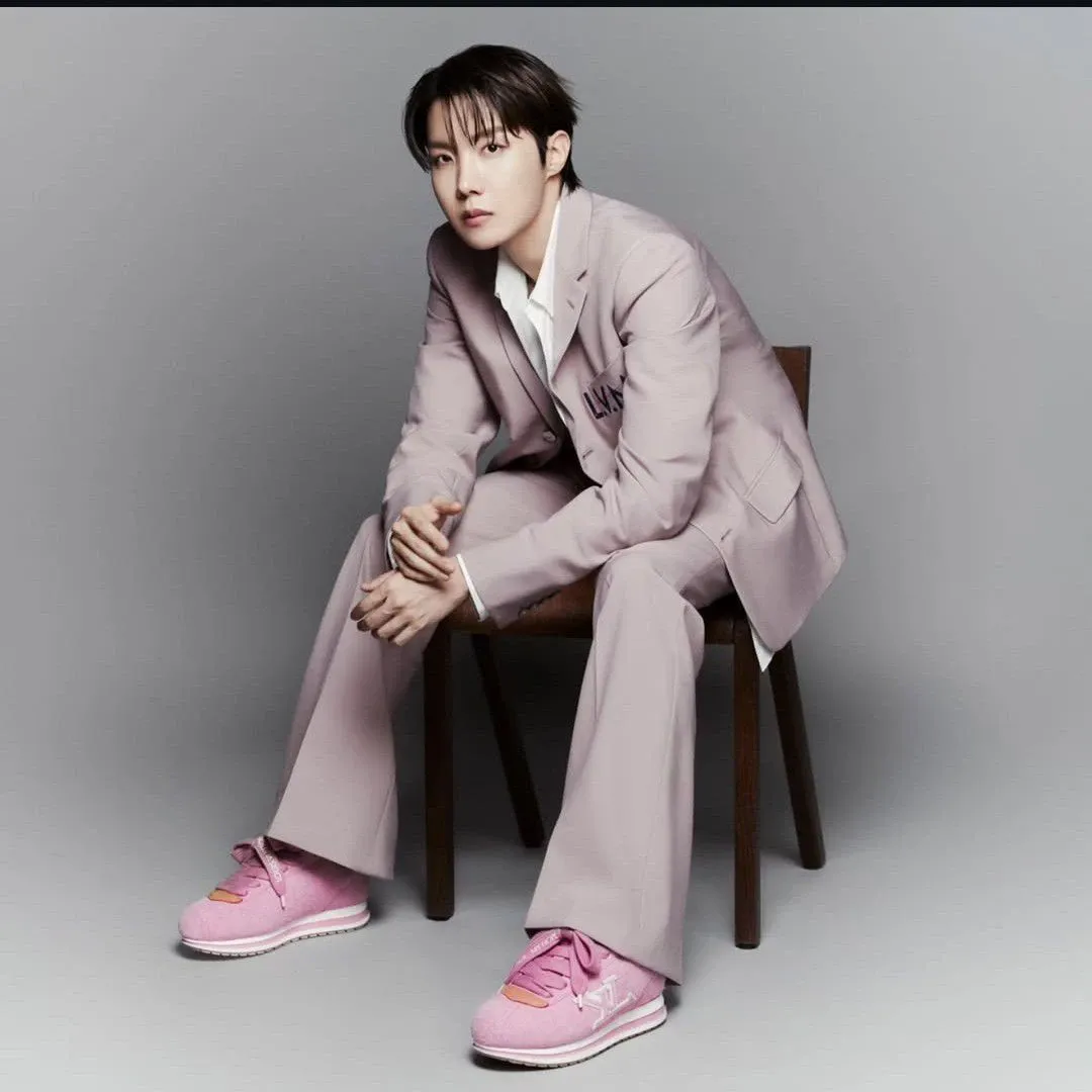 J-hope (防彈少年團)的幕後花絮