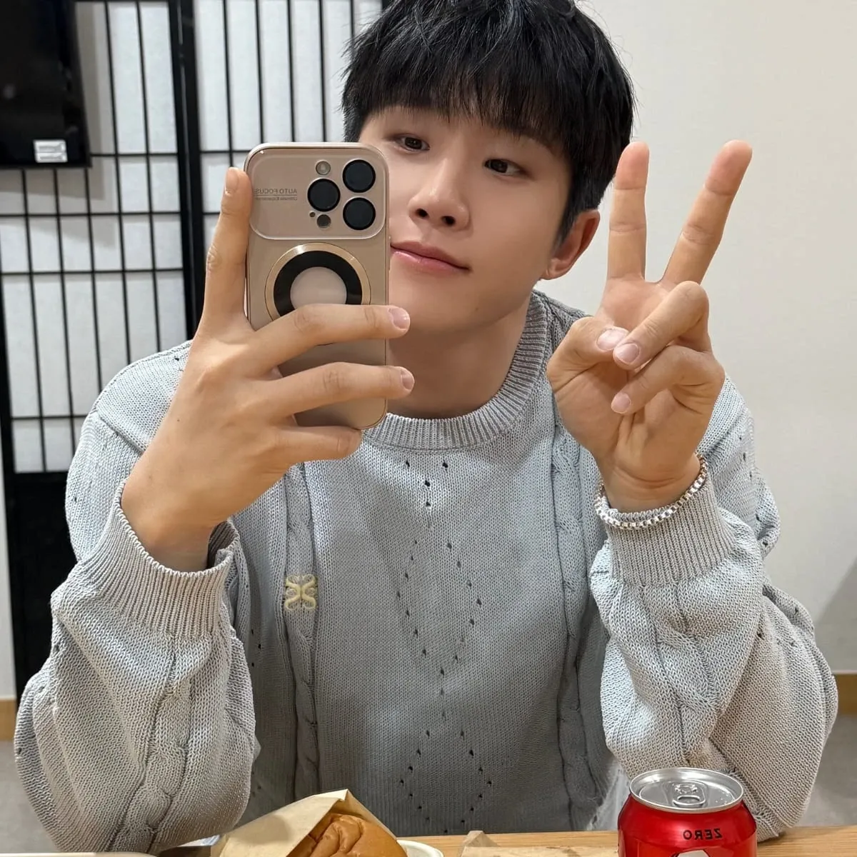 Behind-the-scenes cut of Jinjin (ASTRO)