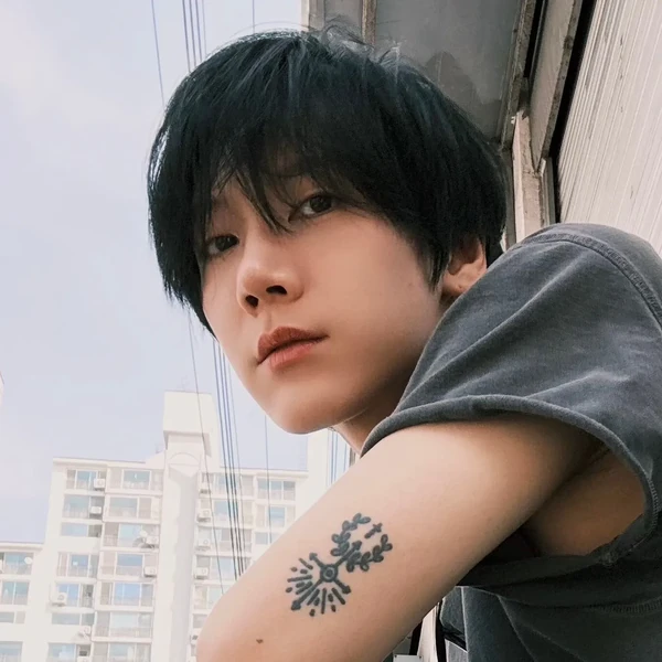 Signature photo of TEN (WayV) capturing their charm