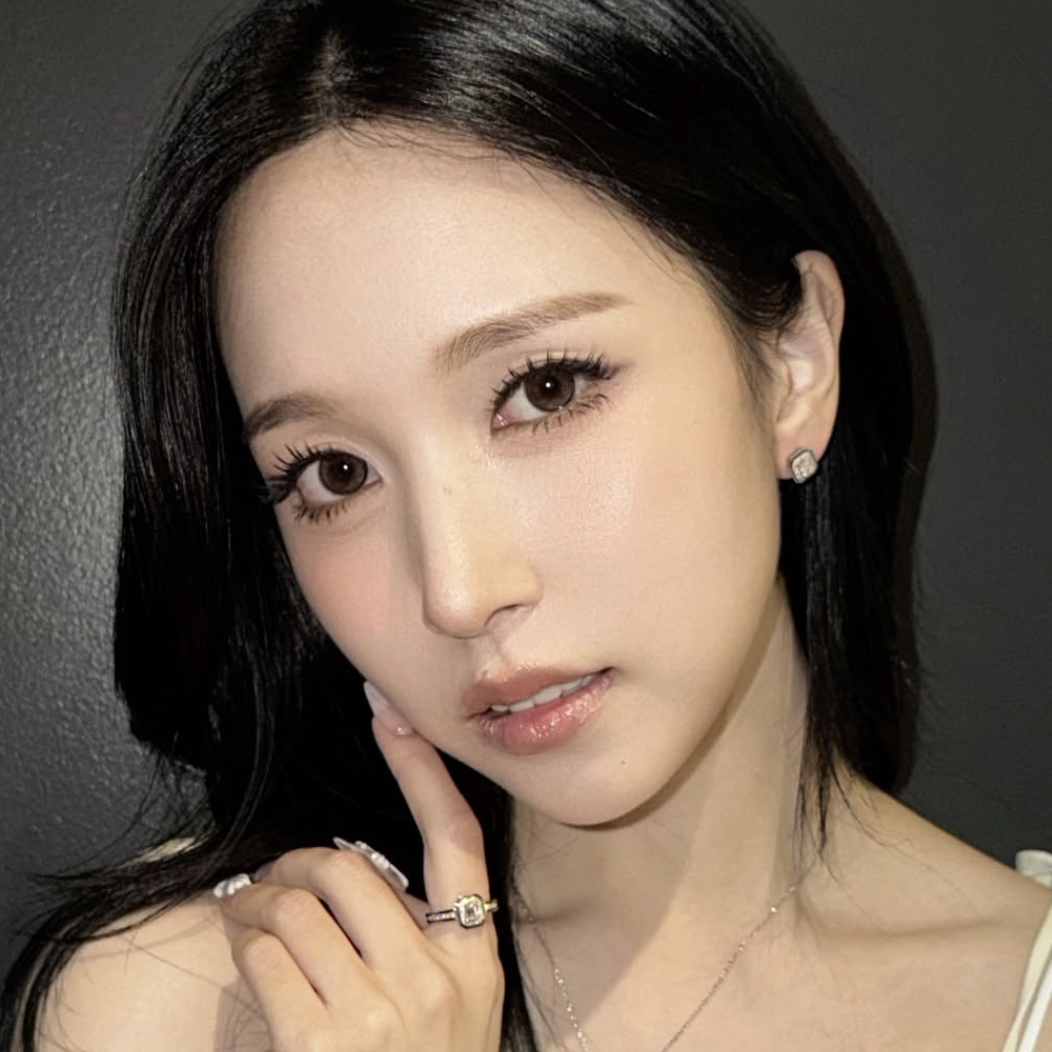 Latest photo of Mina (TWICE)