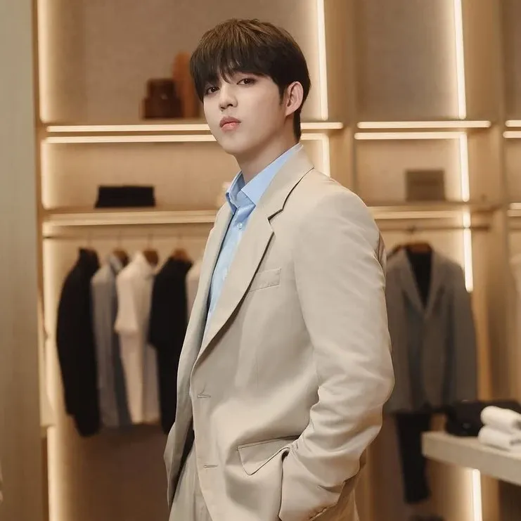 Latest photo of S.Coups (SEVENTEEN)