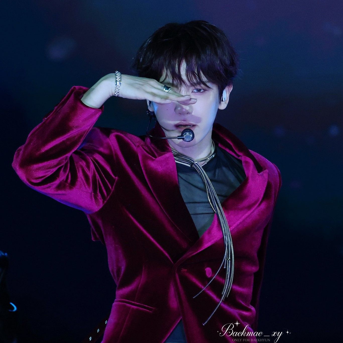 백현 (EXO)의 최신 사진