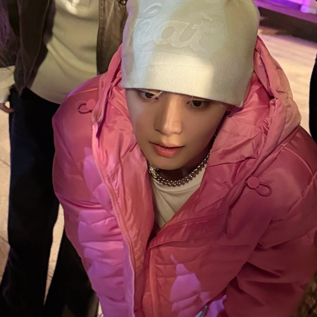 A moment captured by Chan (A.C.E)'s fan