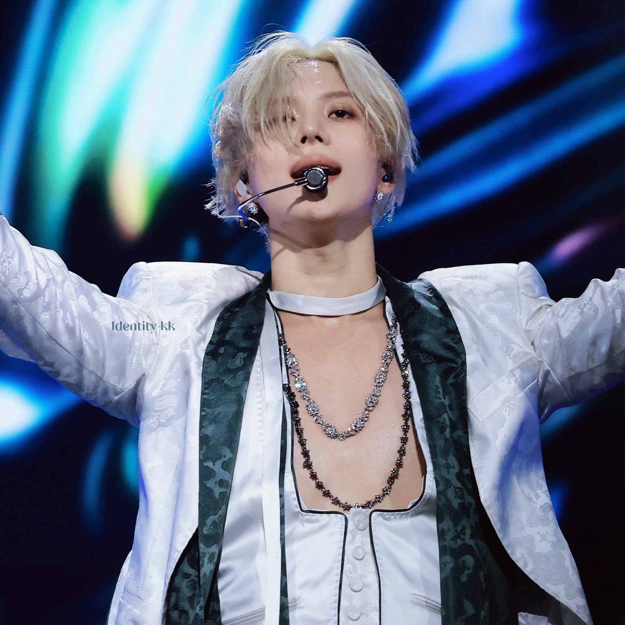 A moment captured by Taemin (SHINee)'s fan