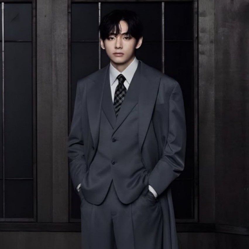 Behind-the-scenes cut of V (BTS)