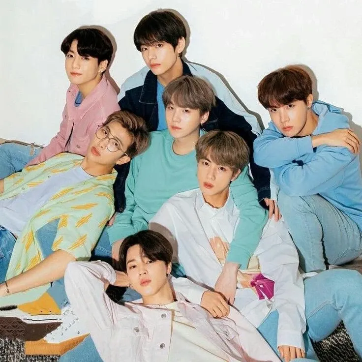 Foto aktivitas terbaru SUGA (BTS)
