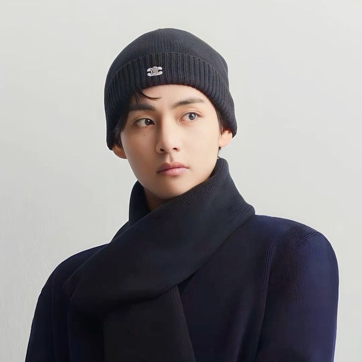 뷔 (방탄소년단) 최근 활동샷