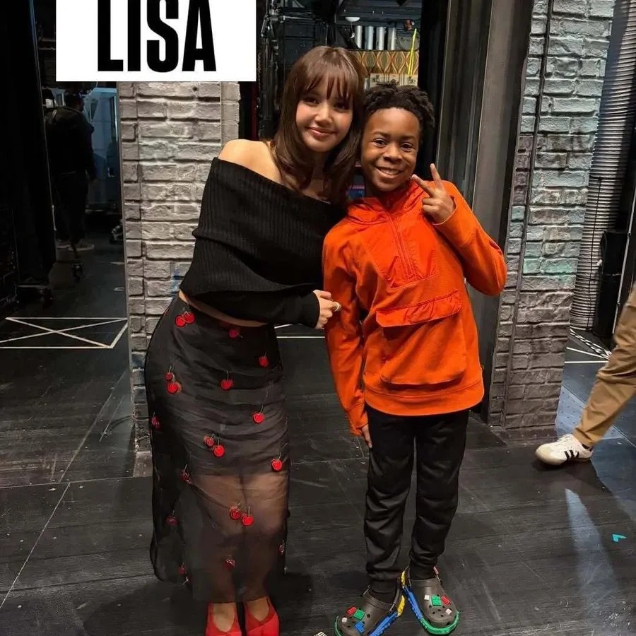 Foto aktivitas terbaru Lisa (BLACKPINK)