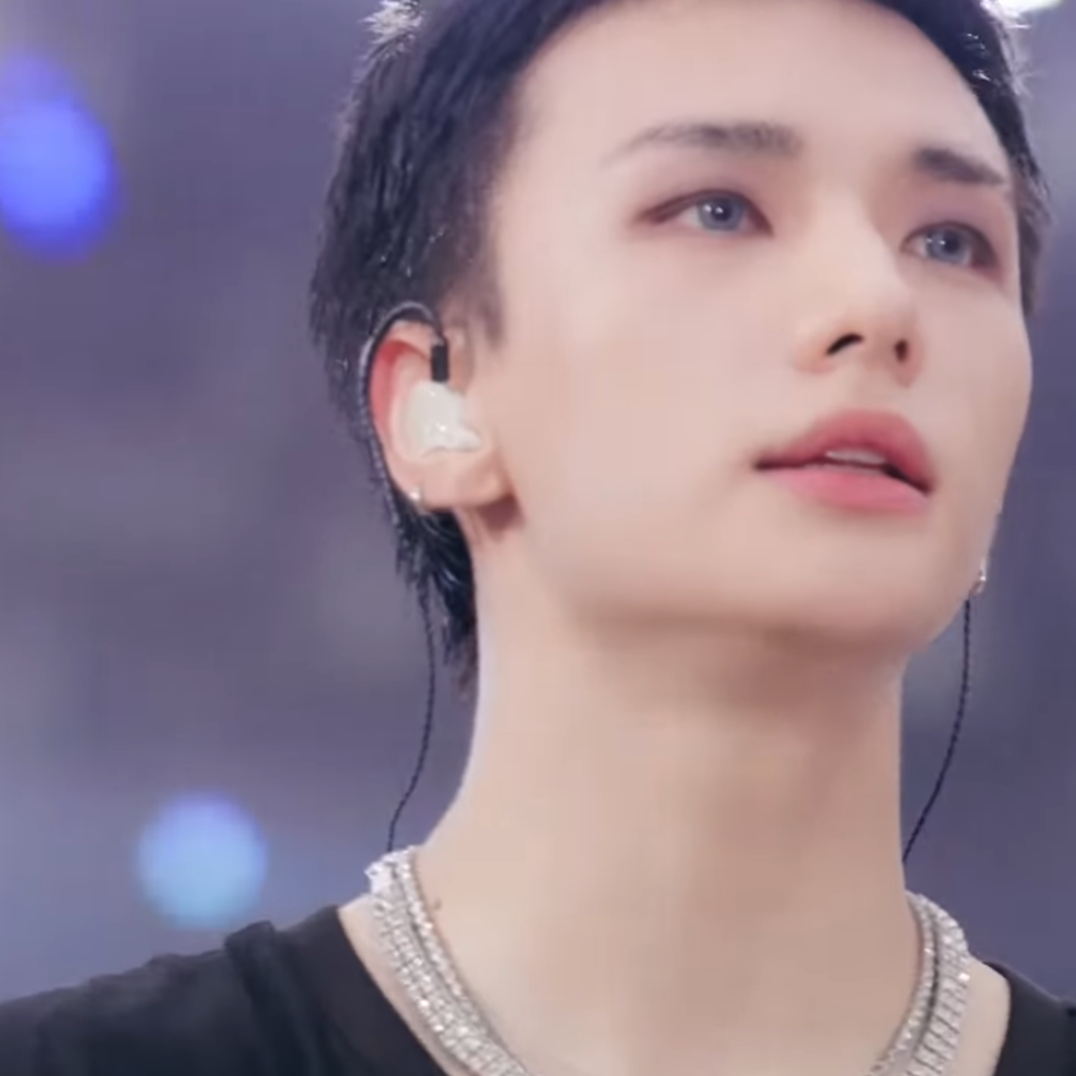 Momen yang diabadikan oleh penggemar Hyunjin (Stray Kids)