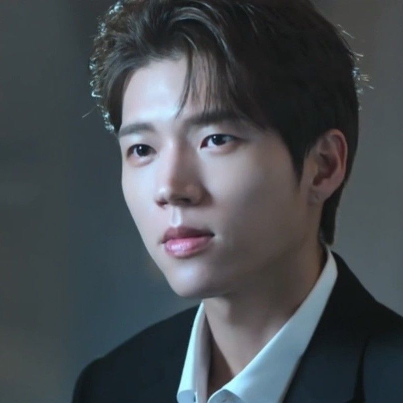 Behind-the-scenes cut of Woohyun (INFINITE)