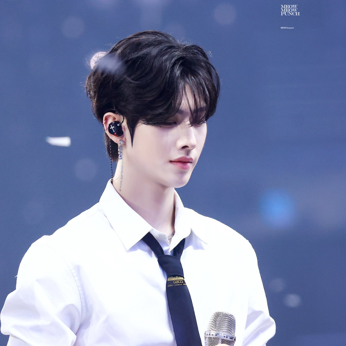 A moment captured by Ricky's fan