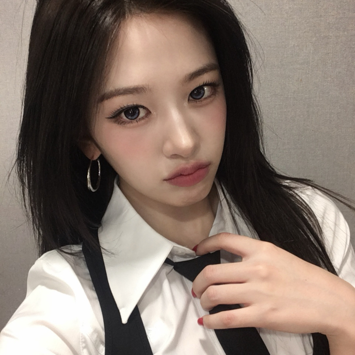 A moment captured by IVE's fan