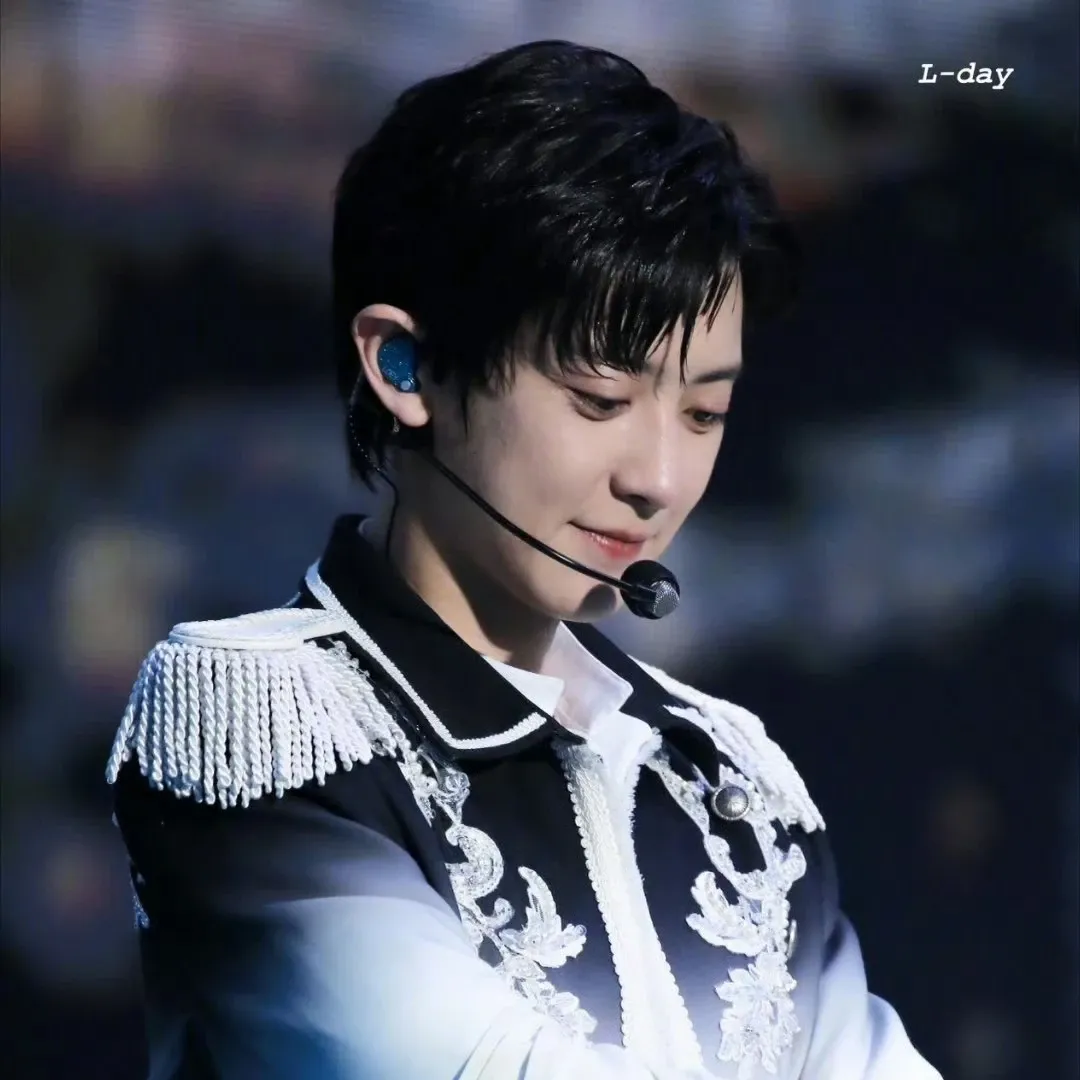 찬열 (EXO)의 최신 사진