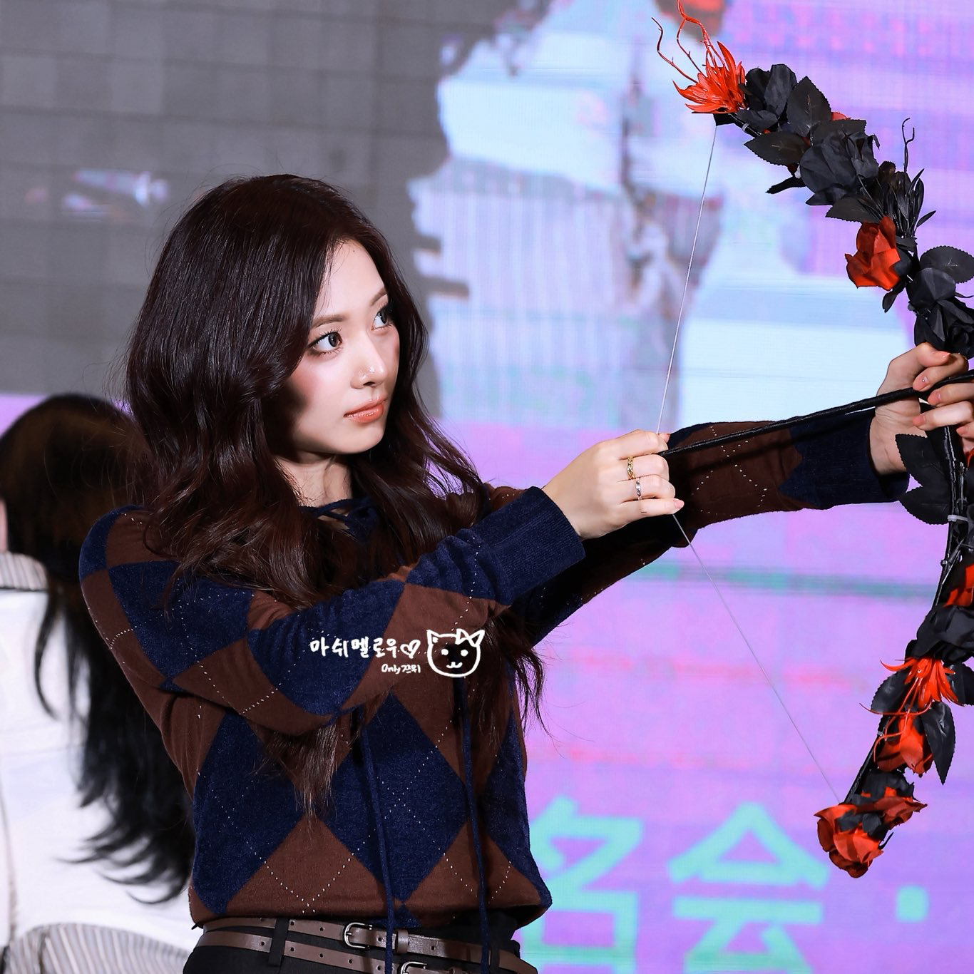 Momen yang diabadikan oleh penggemar Tzuyu (TWICE)