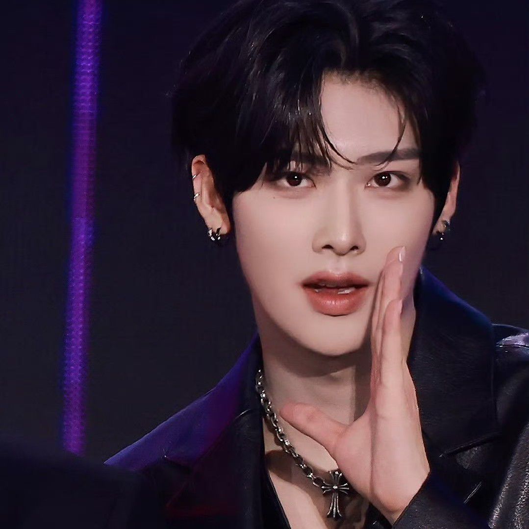 A moment captured by Ricky (ZEROBASEONE)'s fan