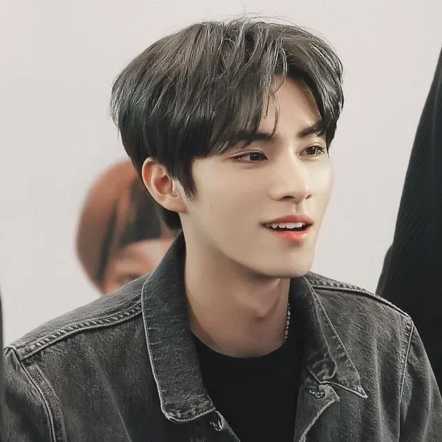 Behind-the-scenes cut of NCT