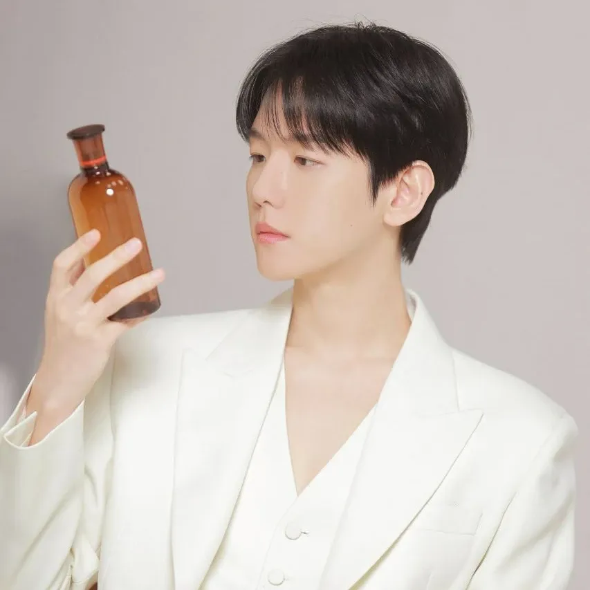 Behind-the-scenes cut of EXO