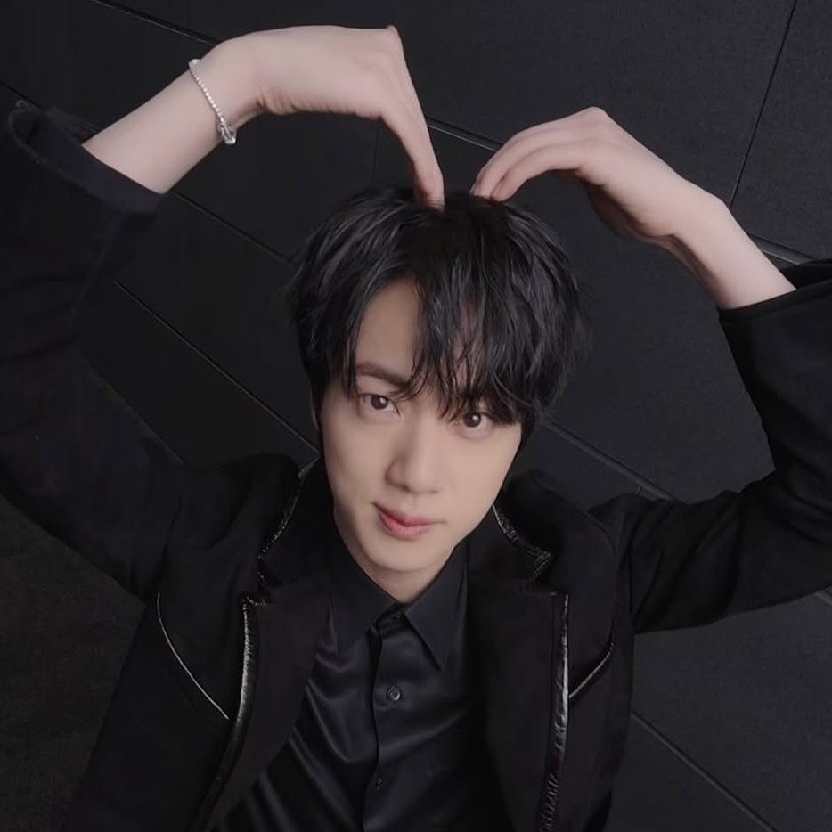 진 (방탄소년단)의 비하인드 컷