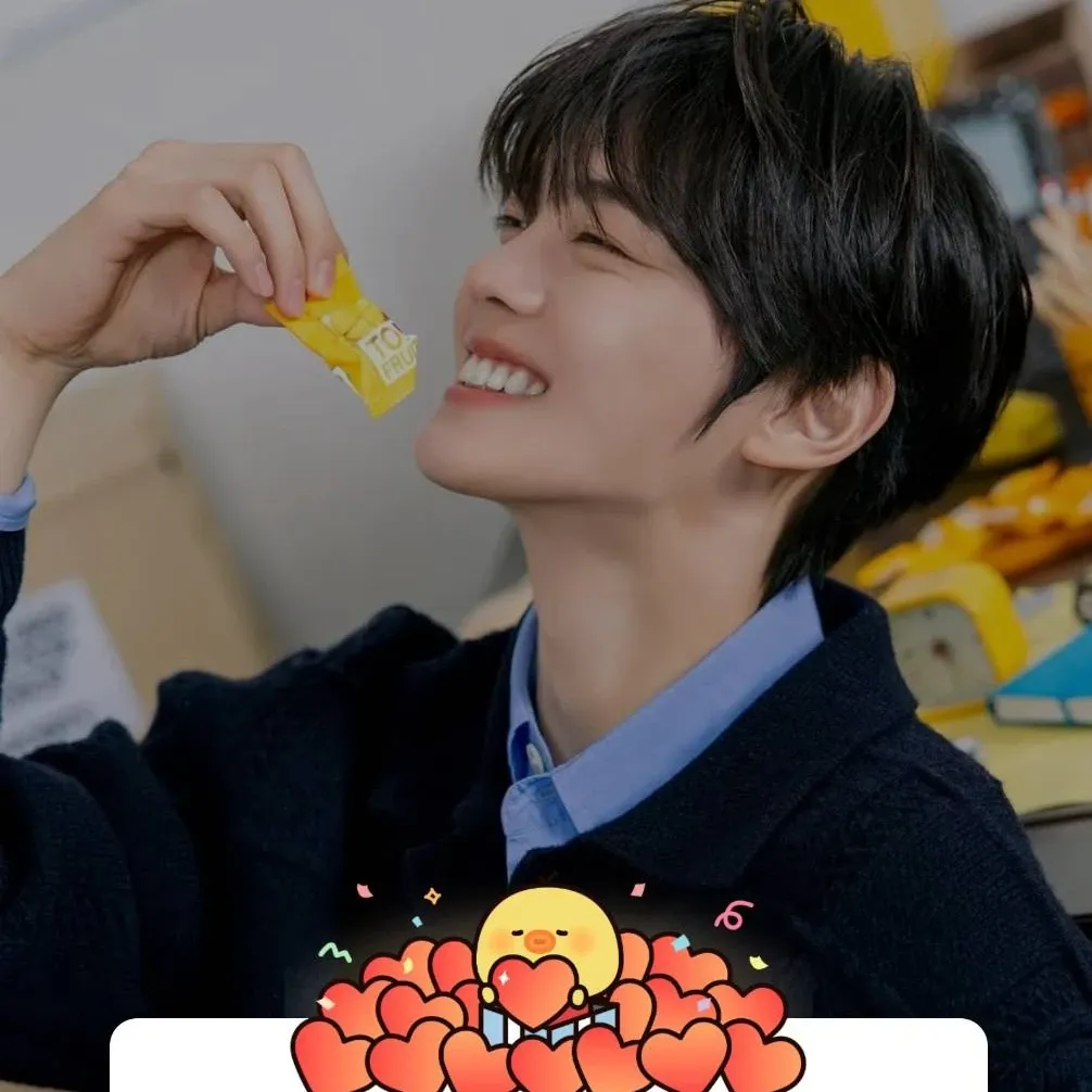 A moment captured by Kim Gyuvin's fan