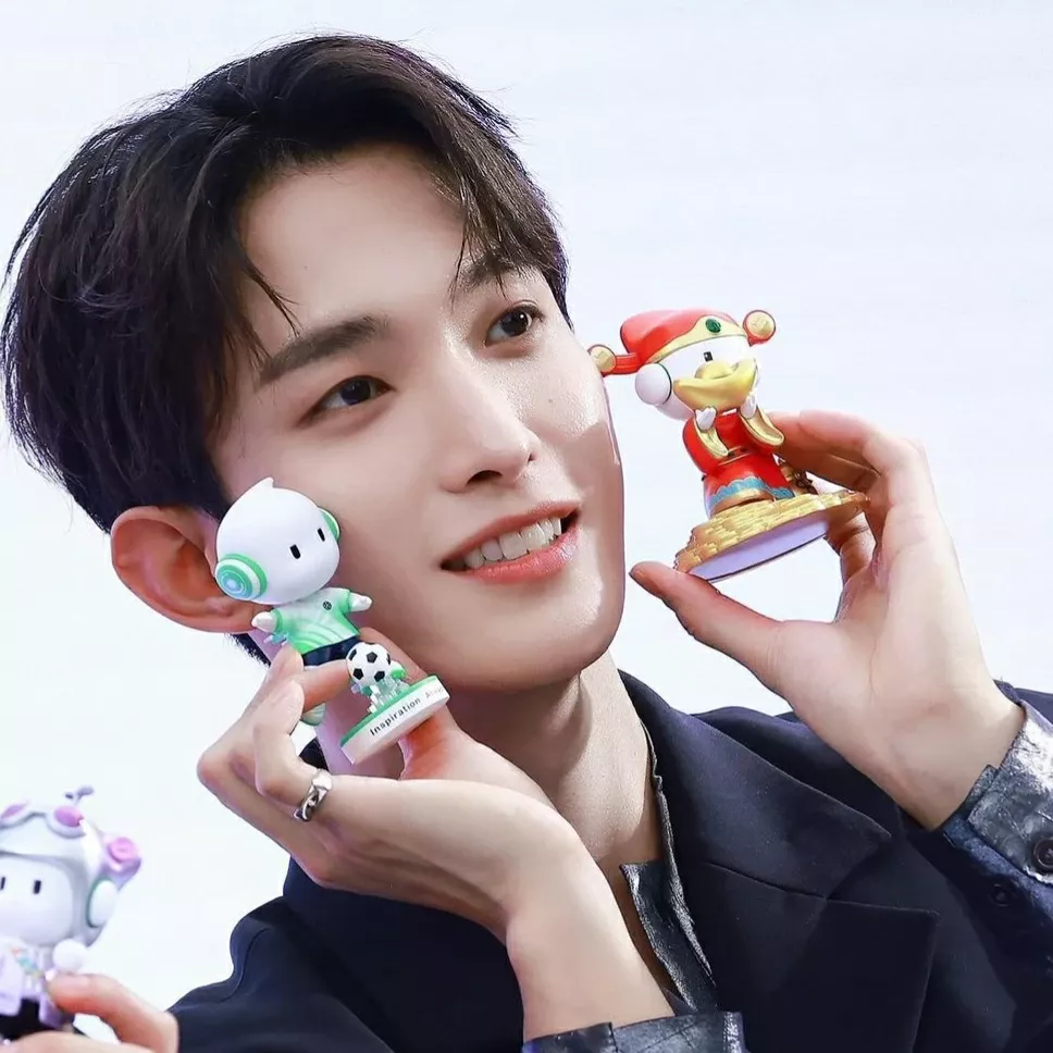 Latest photo of DK (SEVENTEEN)