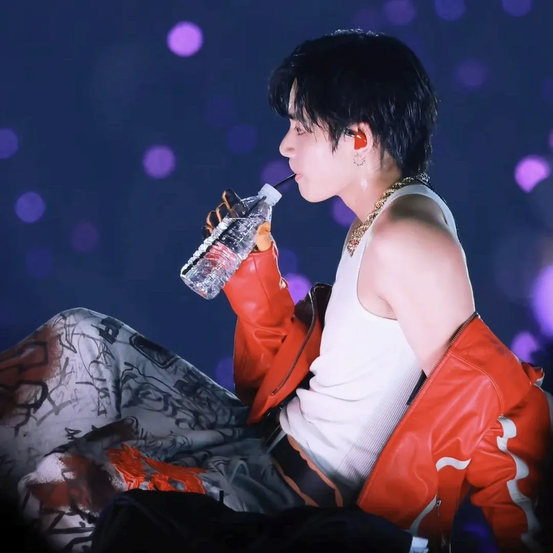 V (BTS)の最近の活動写真