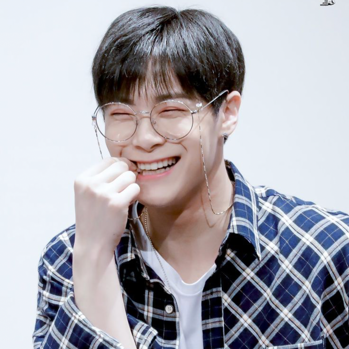 Behind-the-scenes cut of Moonbin (ASTRO)