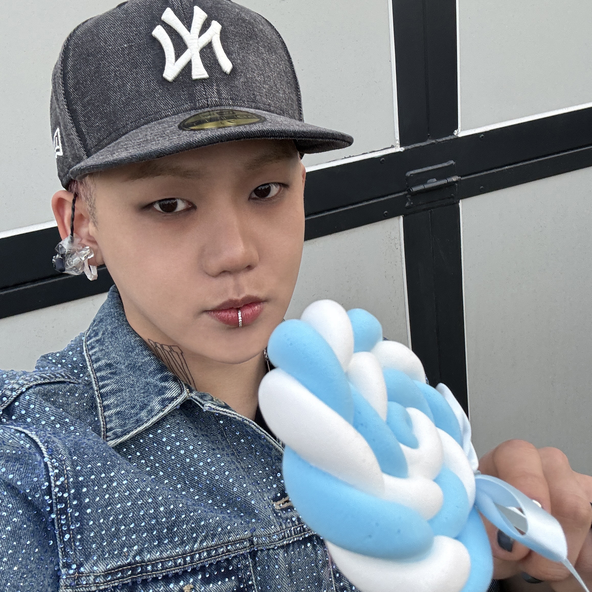 Foto aktivitas terbaru Choi Hyunsuk (TREASURE)