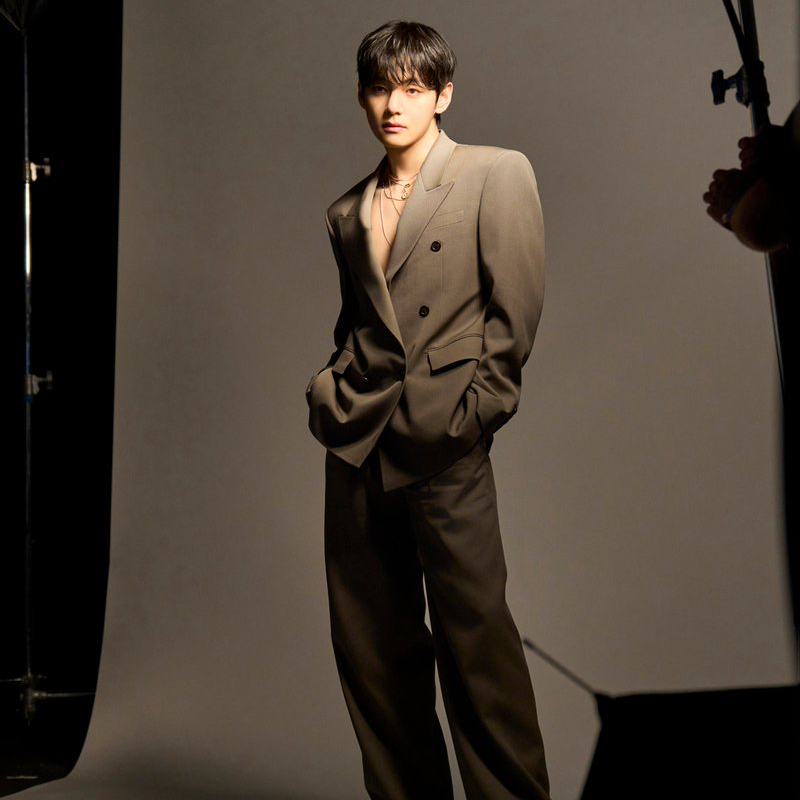 뷔 (방탄소년단)의 비하인드 컷