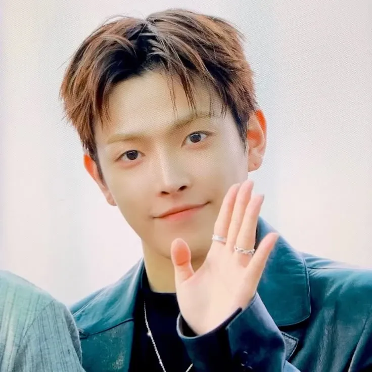 Behind-the-scenes cut of Hongjoong (ATEEZ)