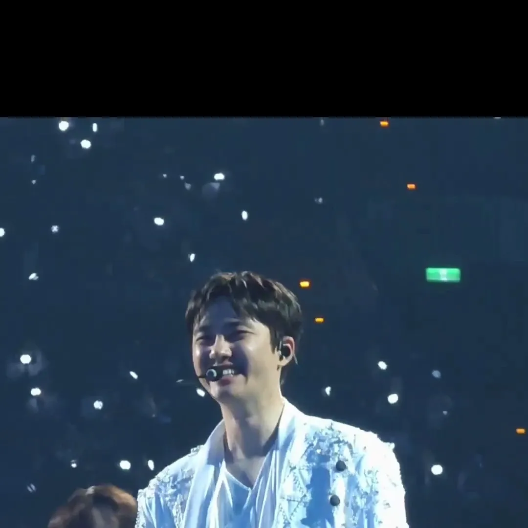 Momen yang diabadikan oleh penggemar D.O. (EXO)