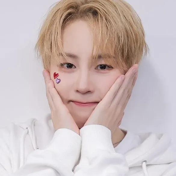 Latest photo of Ha Sungwoon