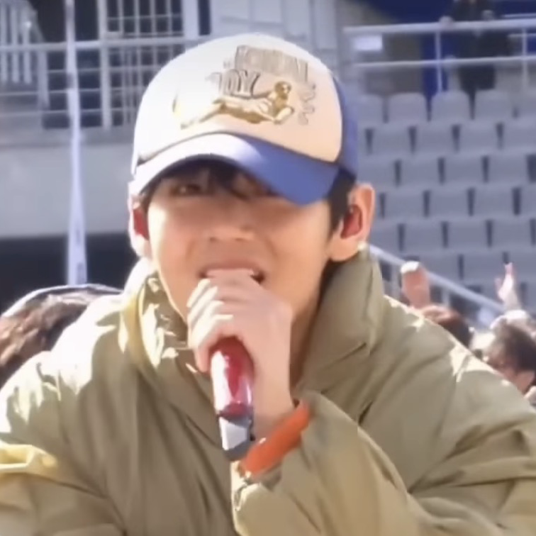 뷔 (방탄소년단)의 비하인드 컷