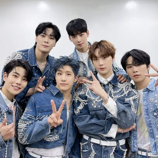 아스트로의 최신 사진