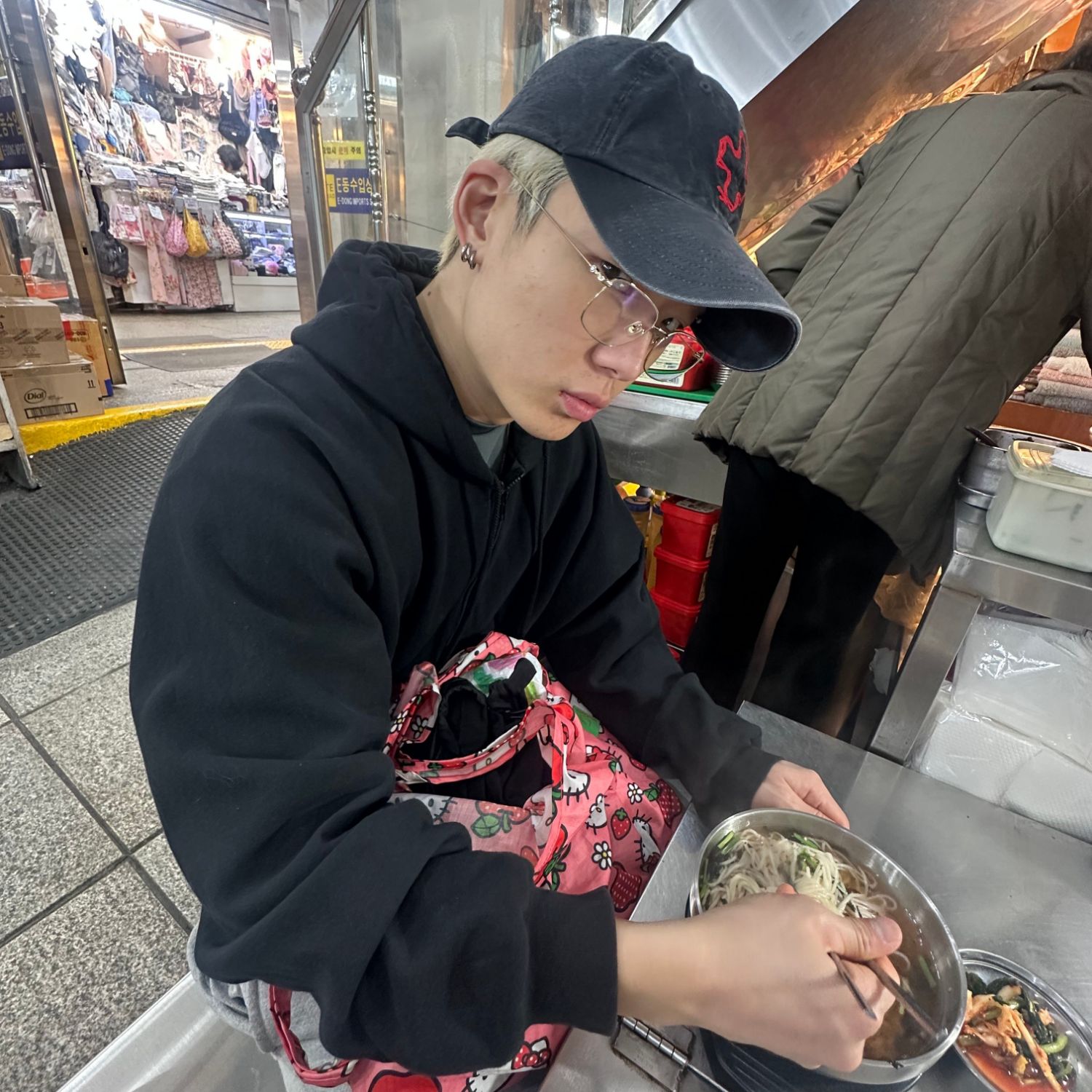 Behind-the-scenes cut of BOBBY (iKON)