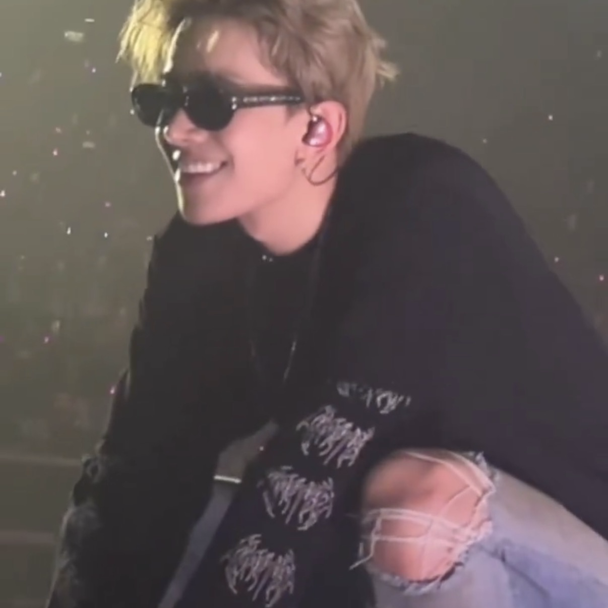 Behind-the-scenes cut of Heeseung