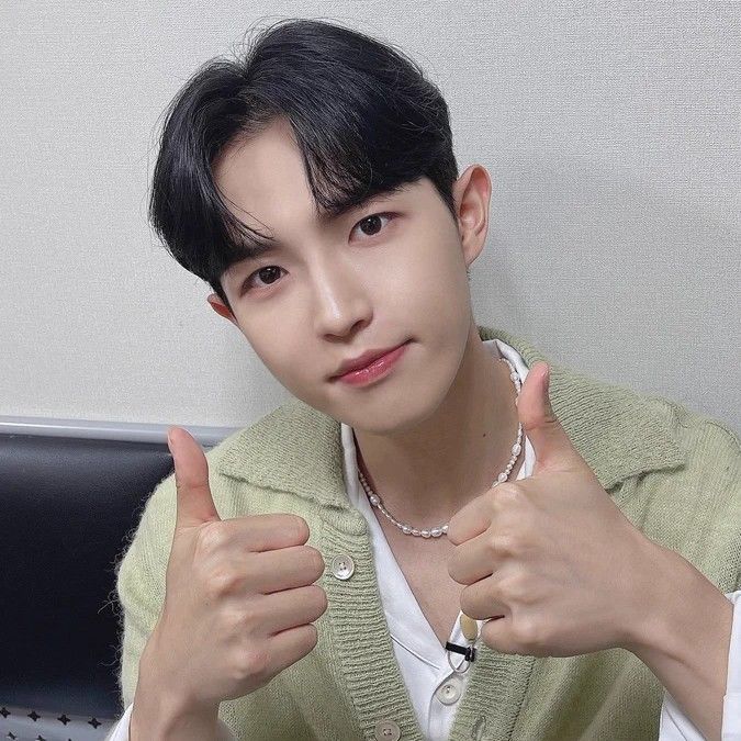 Behind-the-scenes cut of Kim Jaehwan