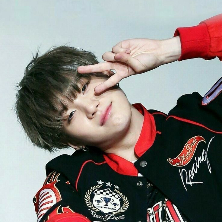 SUGA (BTS)の舞台裏ショット