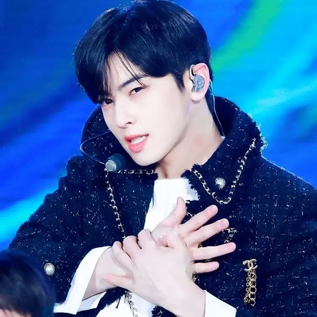 Recent activity shot of Eunwoo (ASTRO)